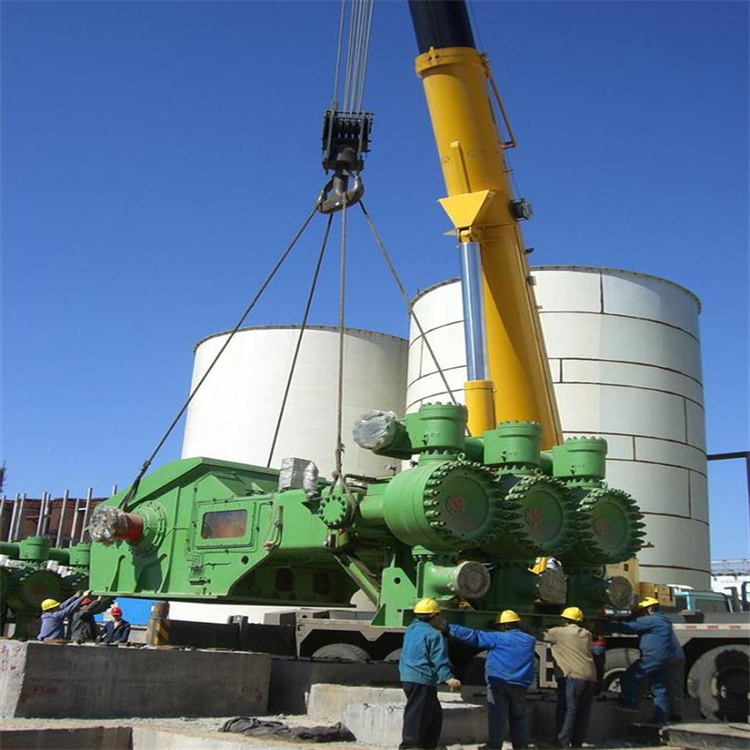 松山湖管委会租赁200吨吊车